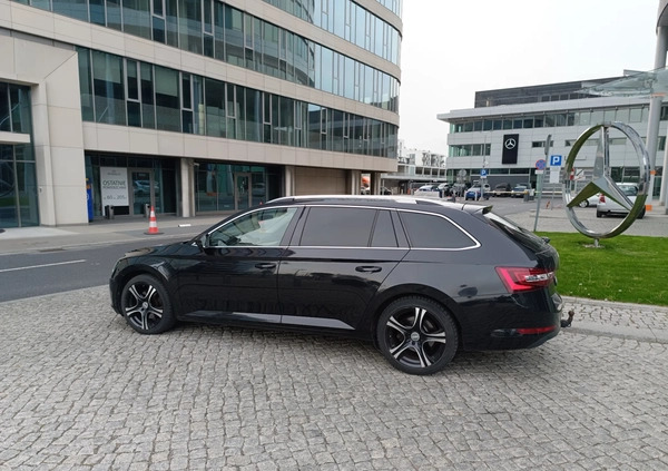 Skoda Superb cena 71900 przebieg: 196739, rok produkcji 2016 z Warszawa małe 781